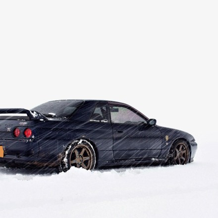 Nissan-Skyline-R32-Snow