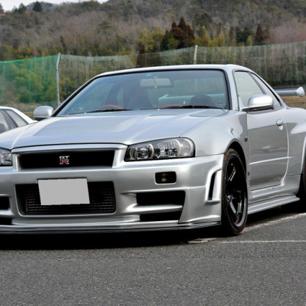 Nissan-Skyline-R34-Silver