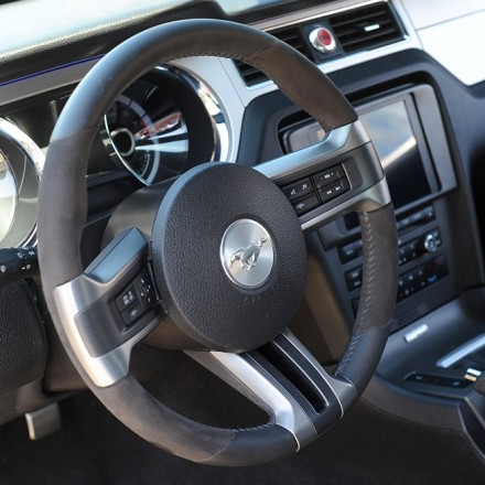 36348.52412-Ford-Mustang-Shelby-GT500