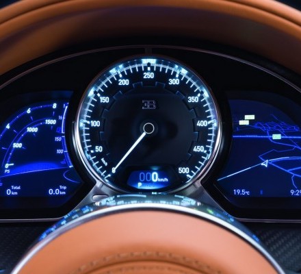 Bugatti-Chiron-21-740x400