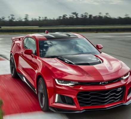 2017-Chevrolet-Camaro-ZL1-5-740x400