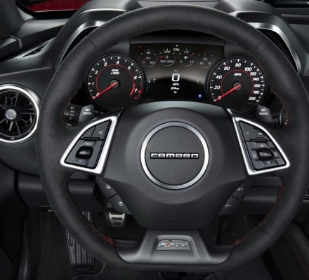 2017-Chevrolet-Camaro-ZL1-7-740x400