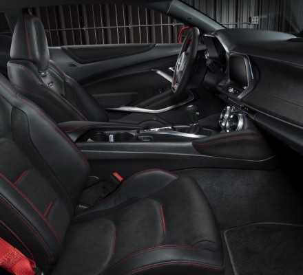 2017-Chevrolet-Camaro-ZL1-8-740x400