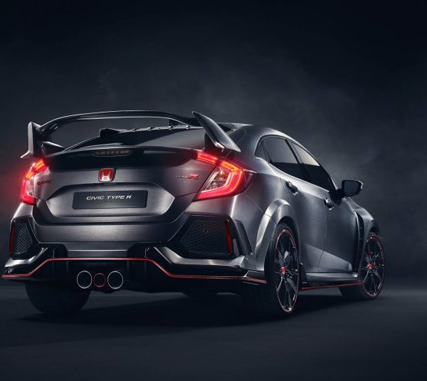 2017-honda-civic-type-r-117-876x535